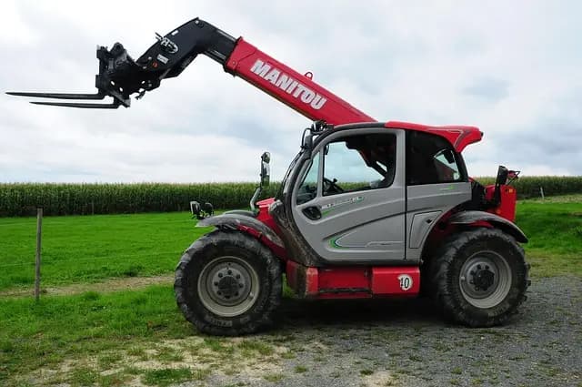 Comment choisir le meilleur système de nettoyage pour tracteur